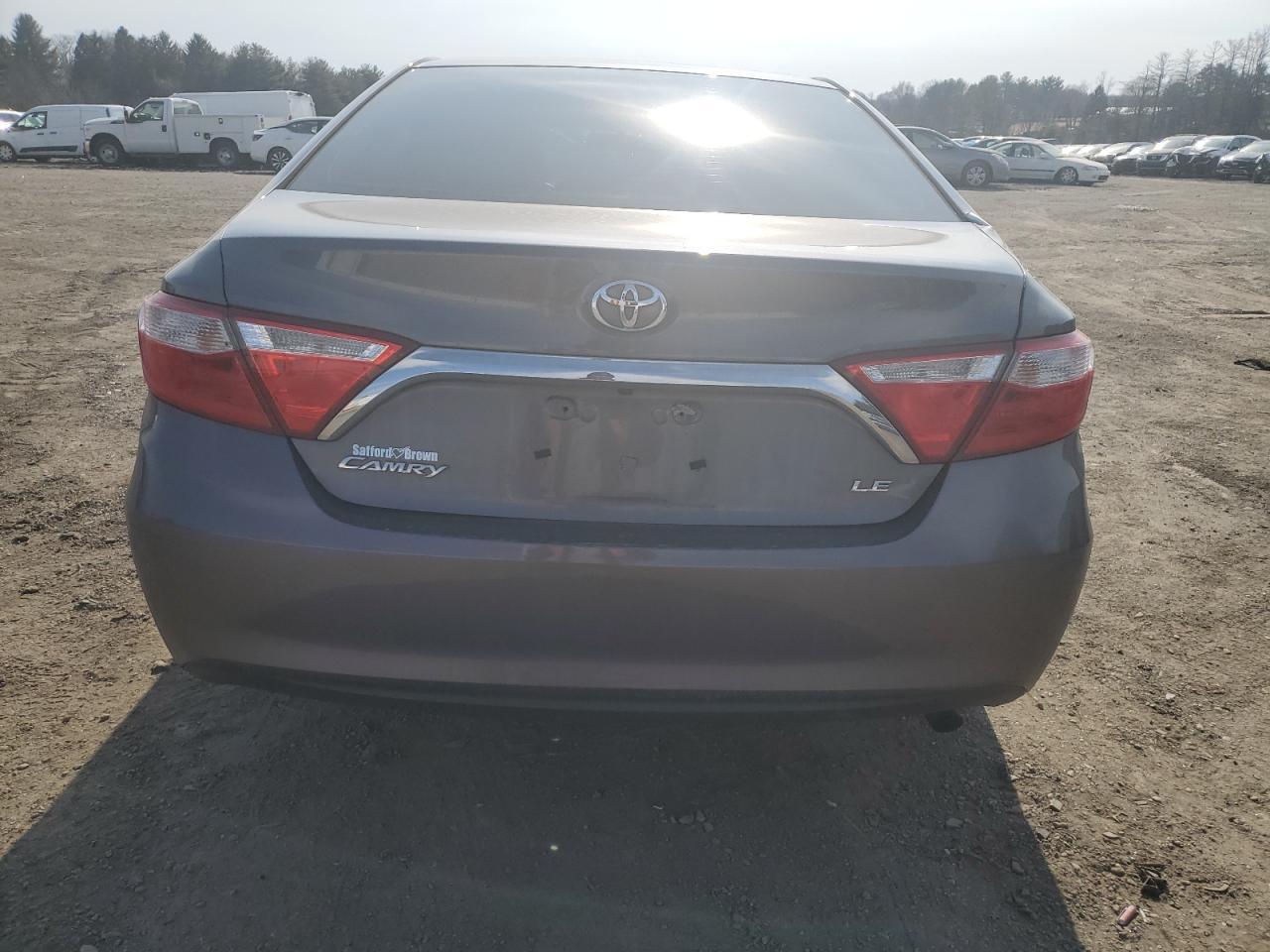 2016 TOYOTA CAMRY LE - Фото 6