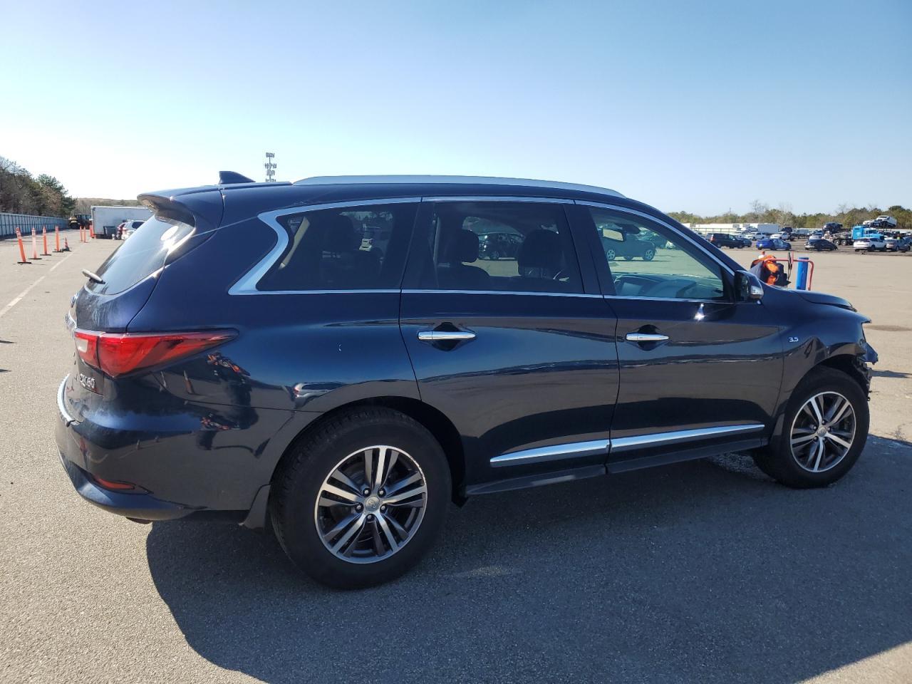 2017 INFINITI QX60 - Фото 3
