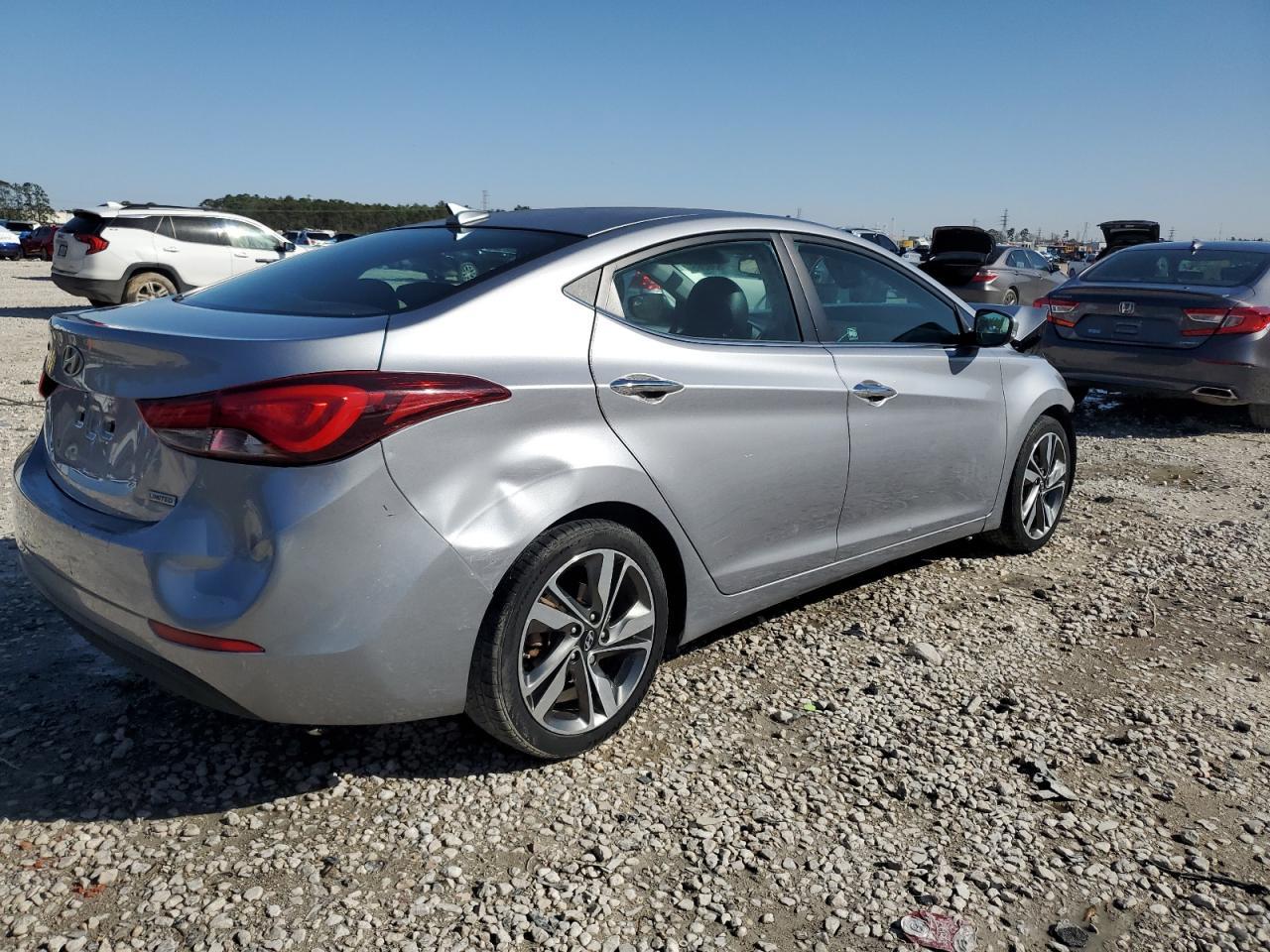 2015 HYUNDAI ELANTRA SE - Фото 3