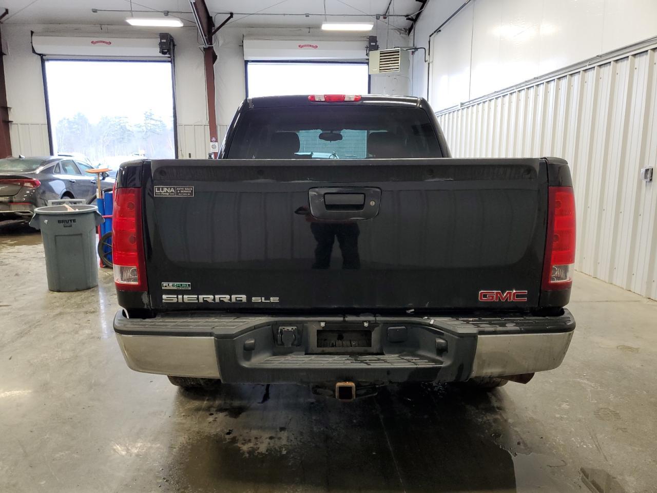 2011 GMC SIERRA K15 - Фото 6