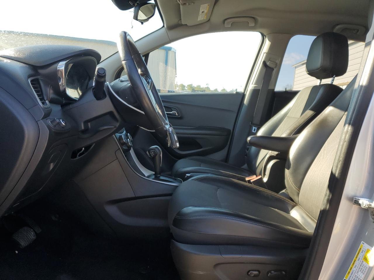 2021 CHEVROLET TRAX 1LT - Image 7