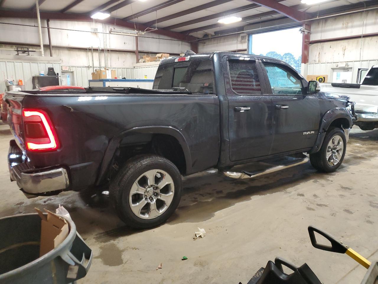 2019 RAM 1500 LARAM - Фото 3