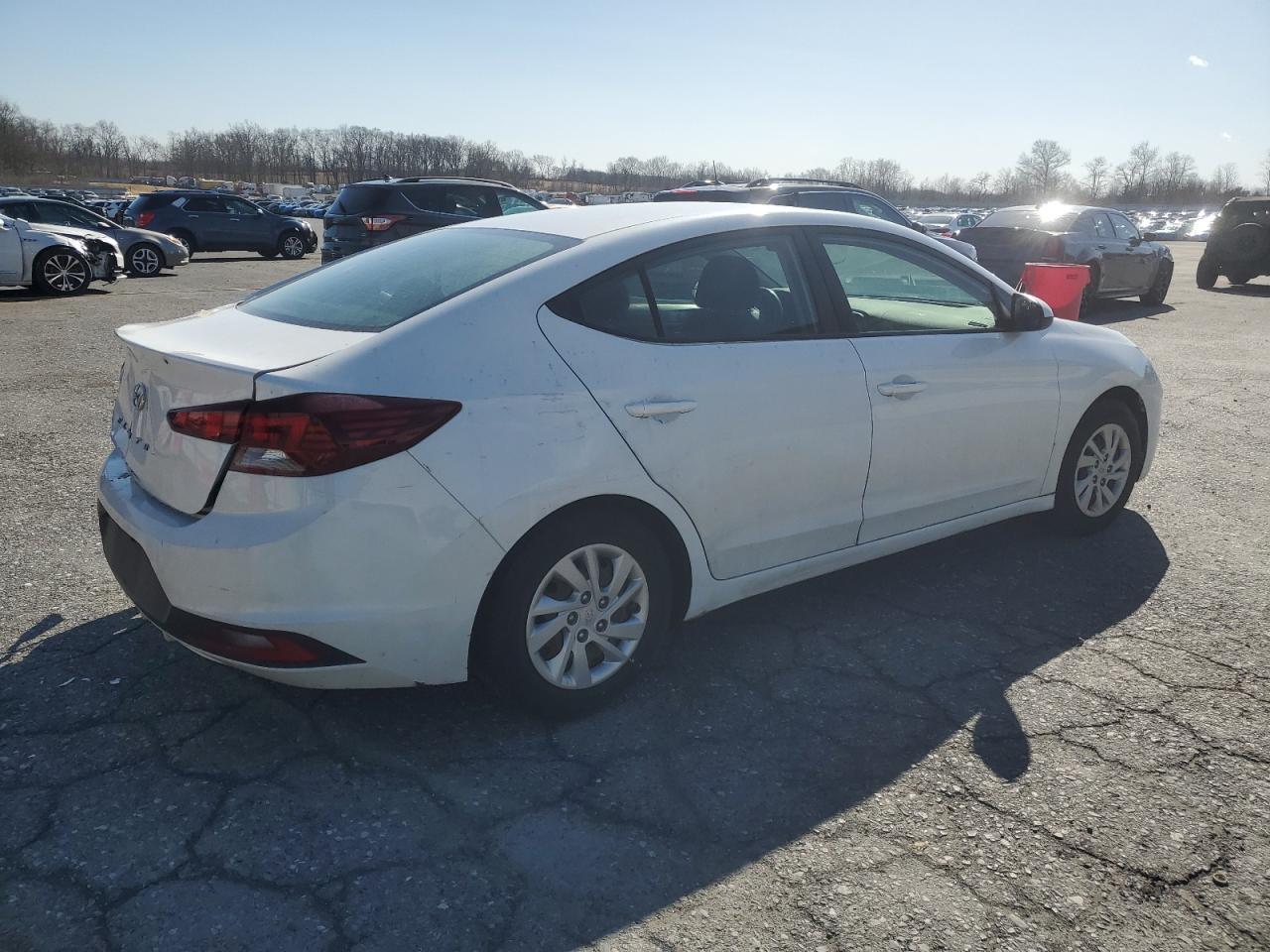 2019 HYUNDAI ELANTRA SE - Фото 3
