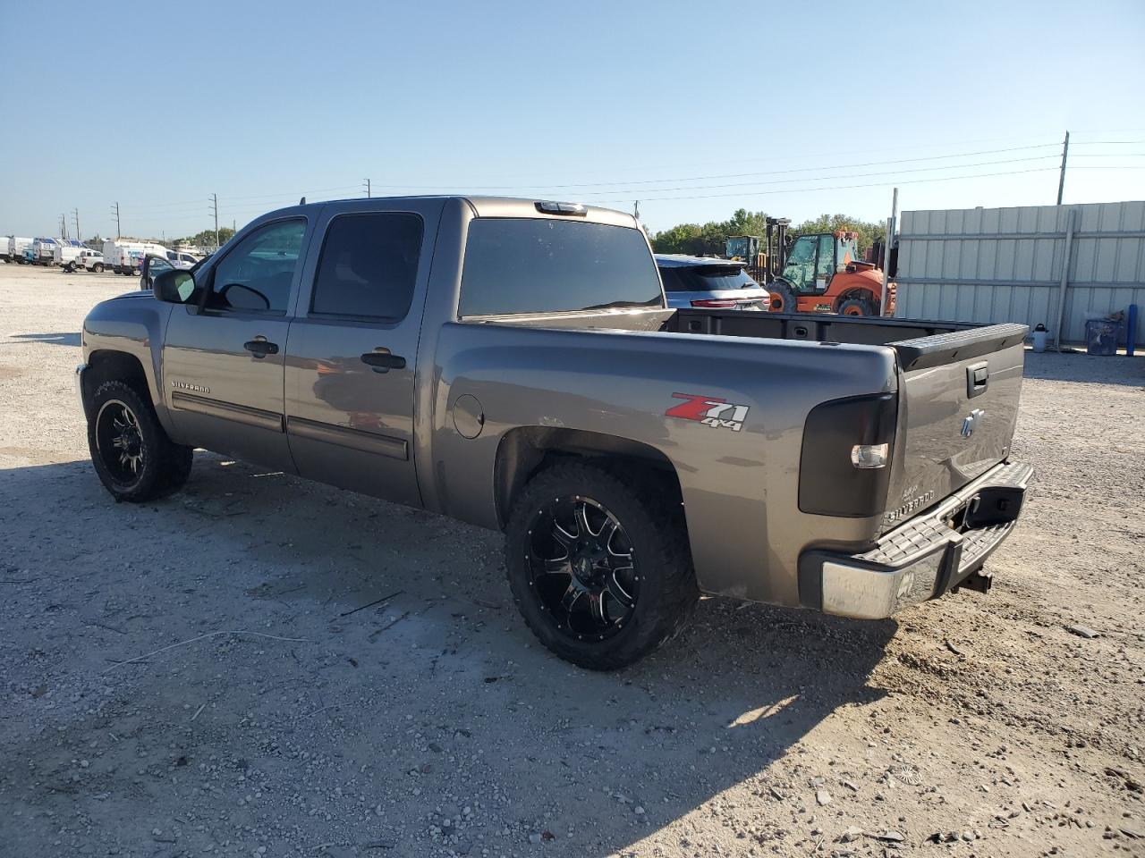 2013 CHEVROLET SILVERADO - Image 2