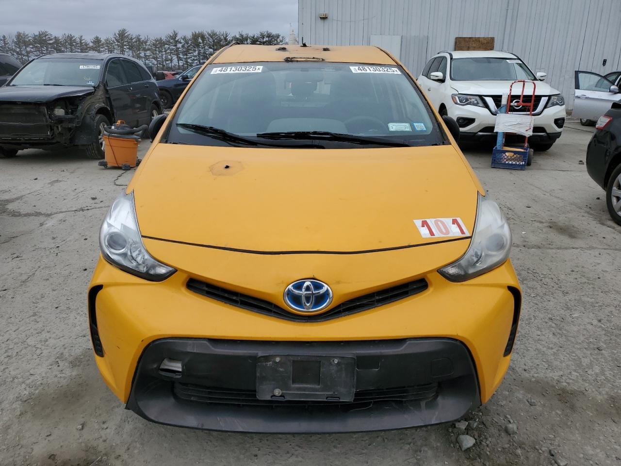 2016 TOYOTA PRIUS V - Фото 5