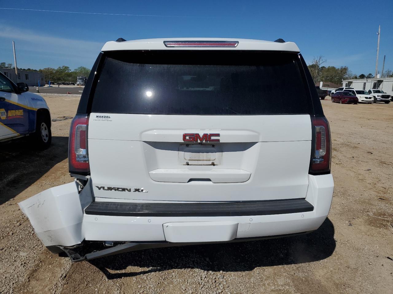 2016 GMC YUKON XL C - Фото 6