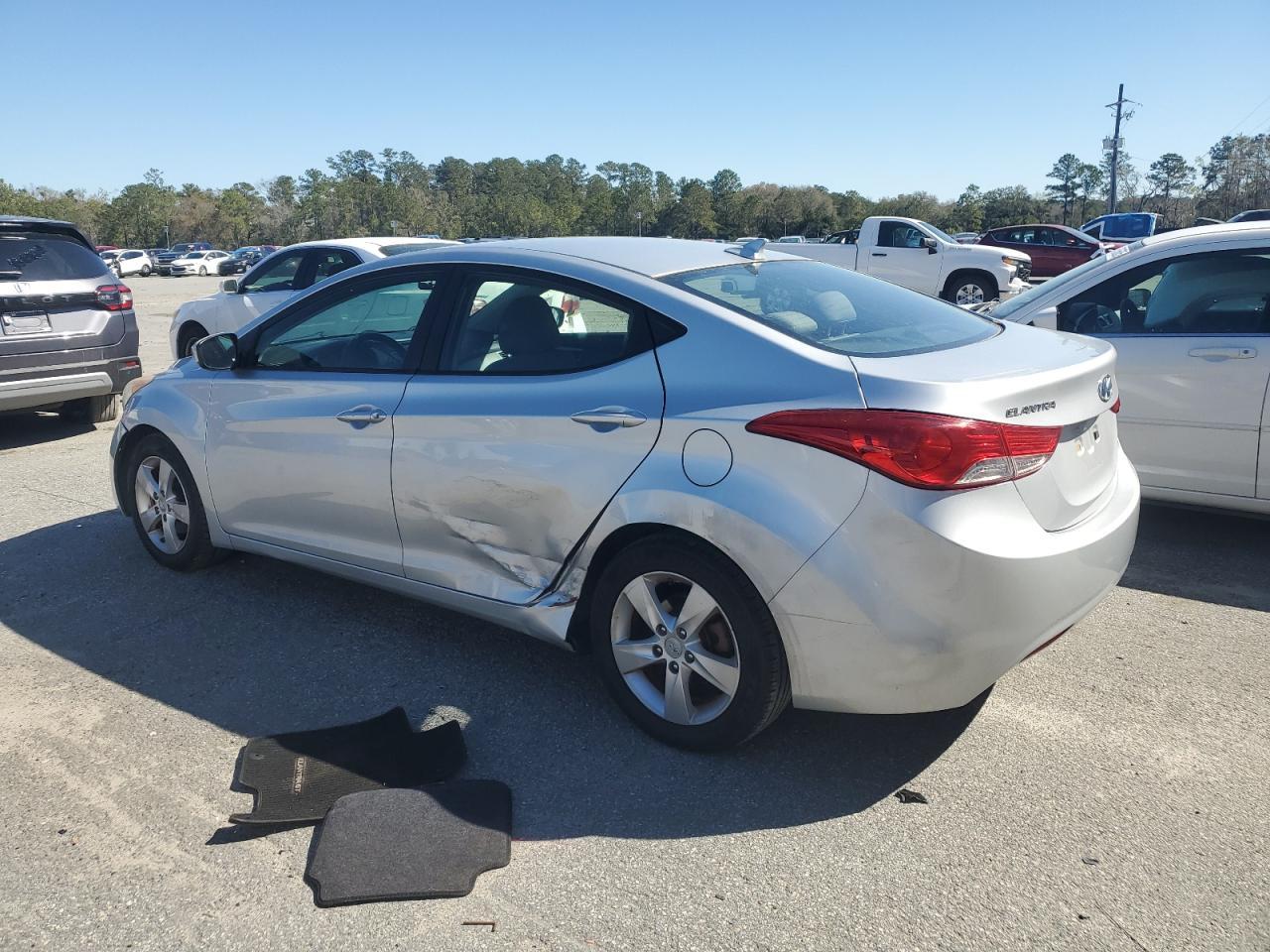 2013 HYUNDAI ELANTRA GL - Image 2