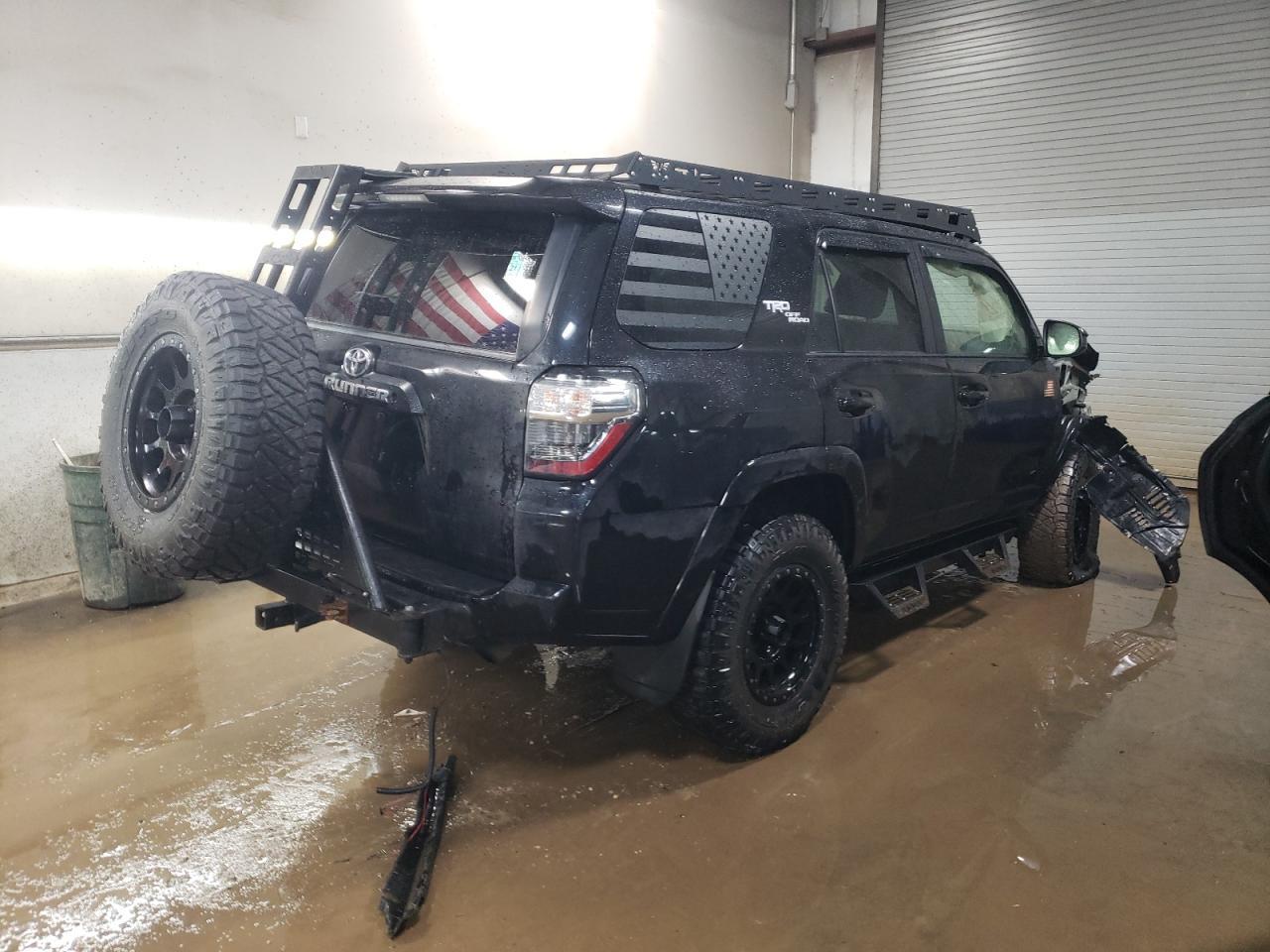 2020 TOYOTA 4RUNNER SR - Фото 3
