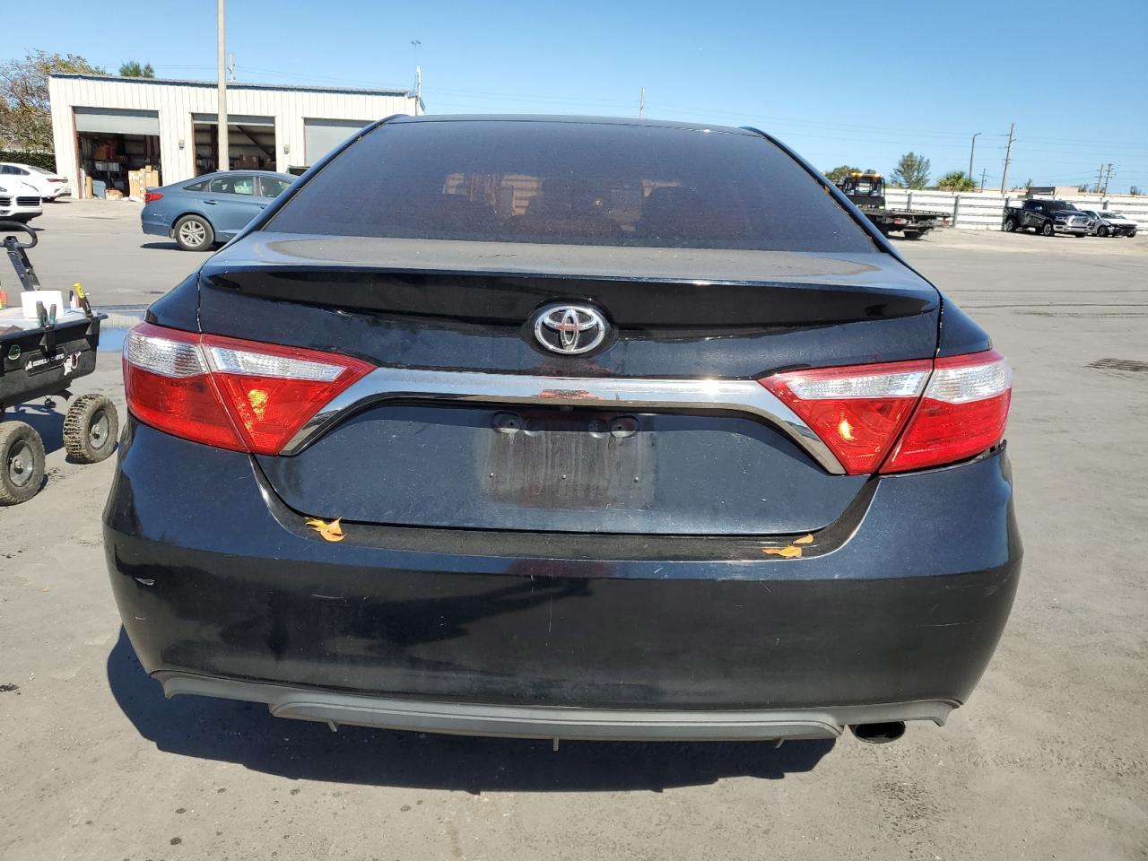 2017 TOYOTA CAMRY LE - Фото 6