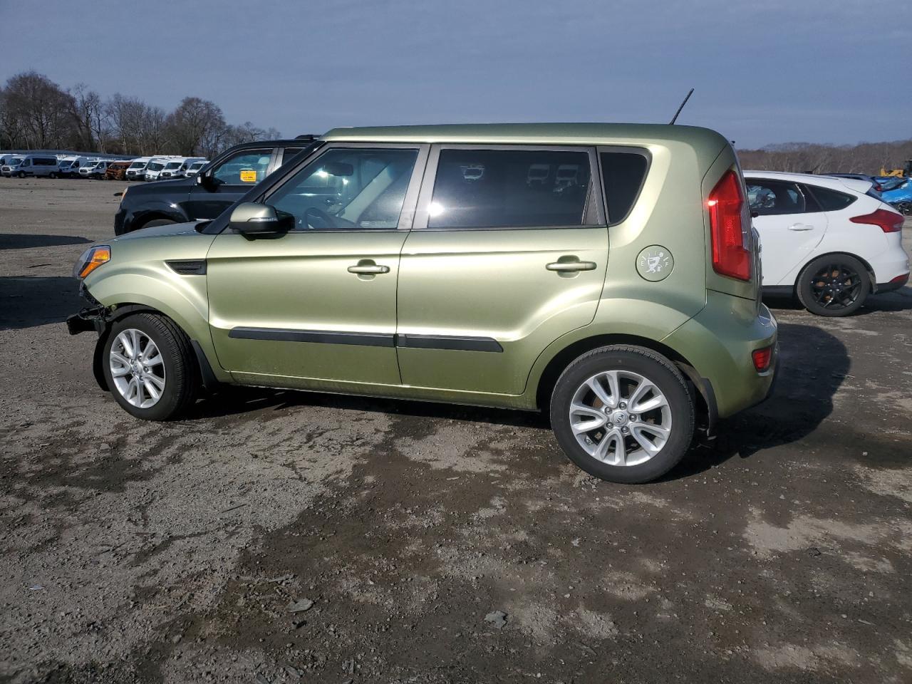 2013 KIA SOUL + - Image 2