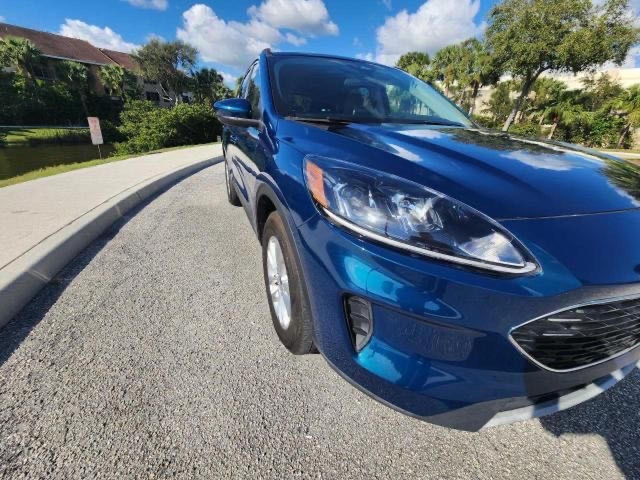2020 FORD ESCAPE SE