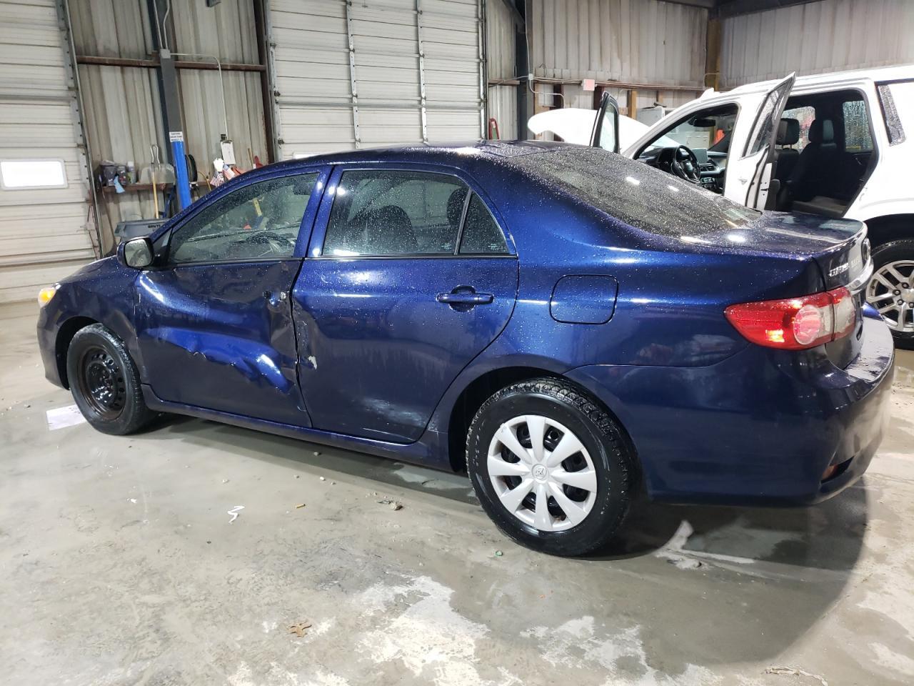 2013 TOYOTA COROLLA BA - Фото 2
