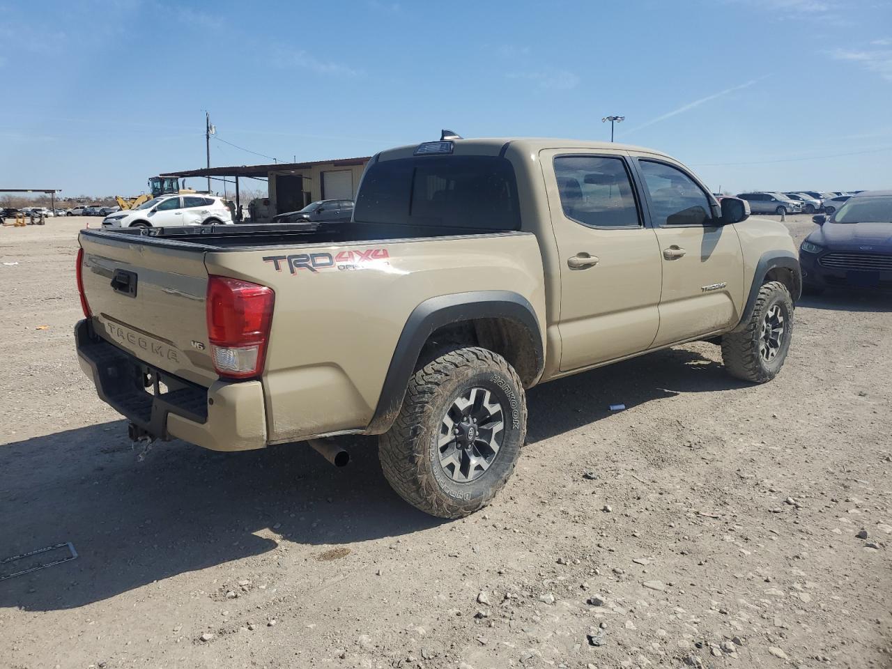 2017 TOYOTA TACOMA DOU - Фото 3