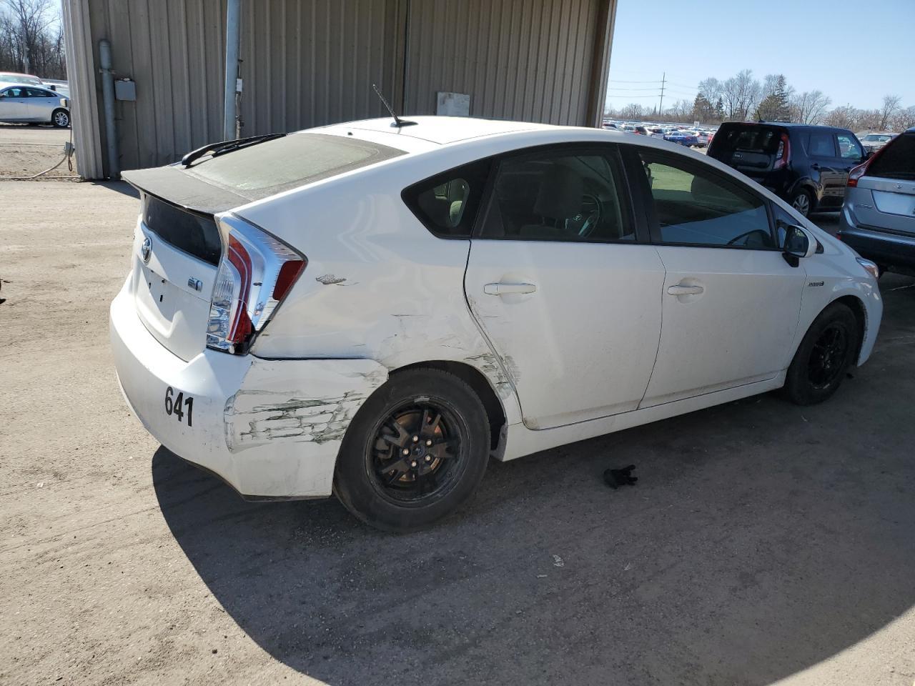 2015 TOYOTA PRIUS - Фото 3