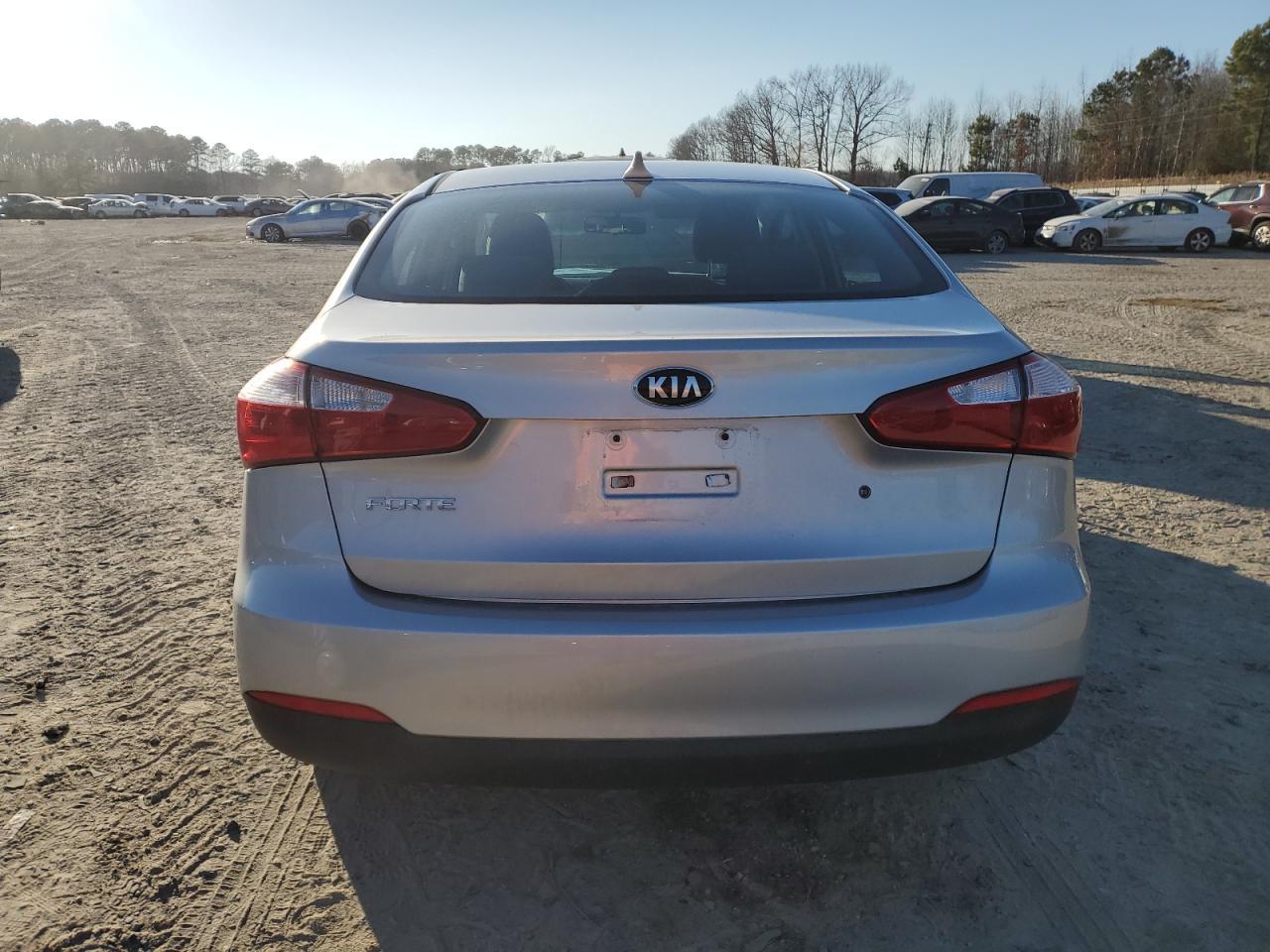 2015 KIA FORTE LX - Фото 6