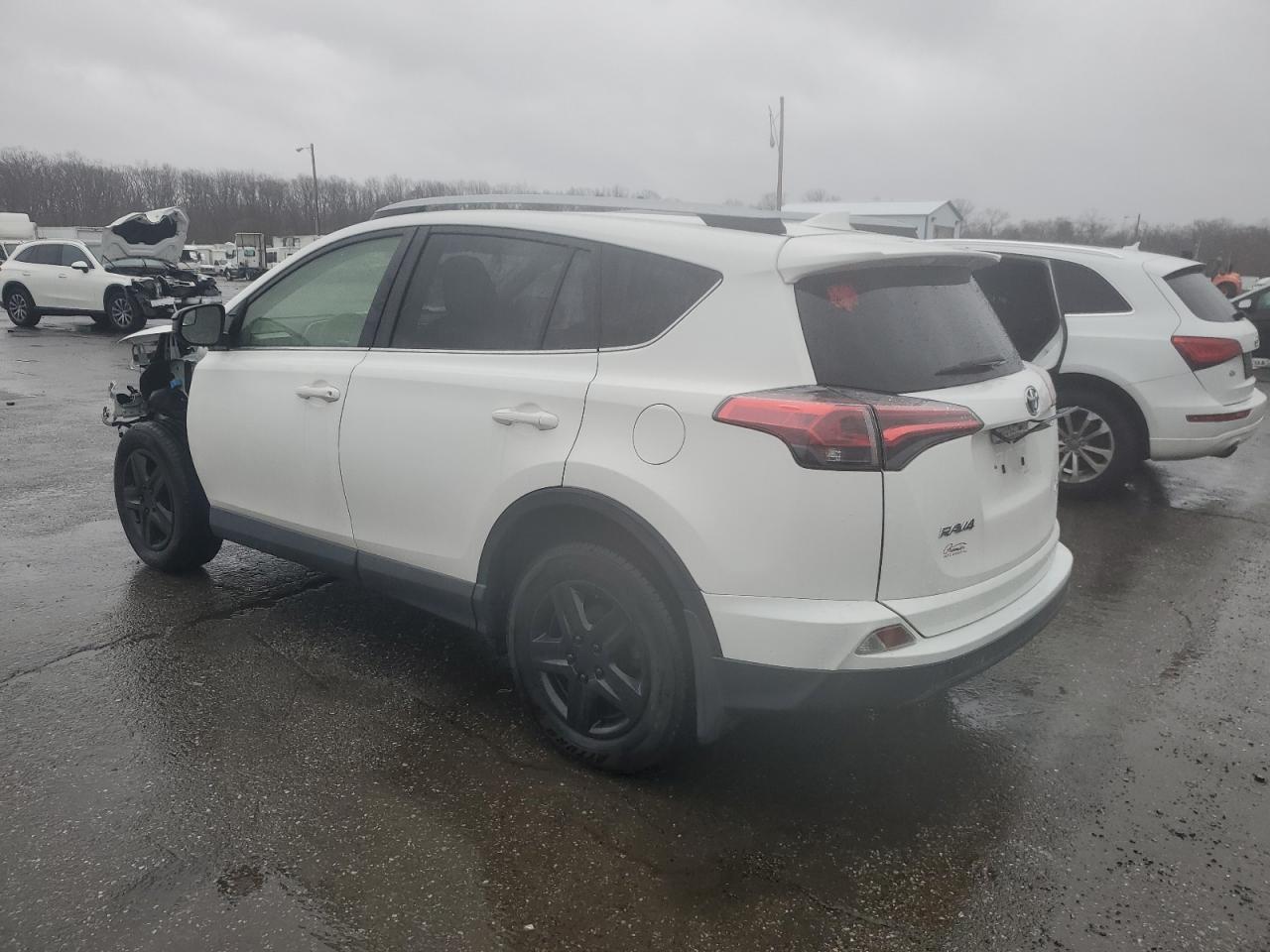 2018 TOYOTA RAV4 LE - Image 2