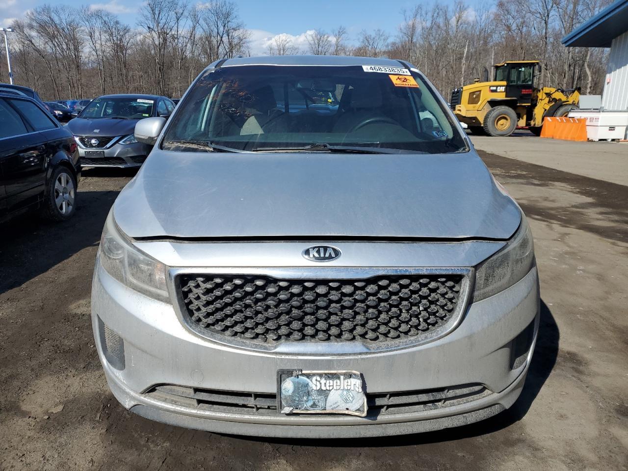 2016 KIA SEDONA LX - Image 5