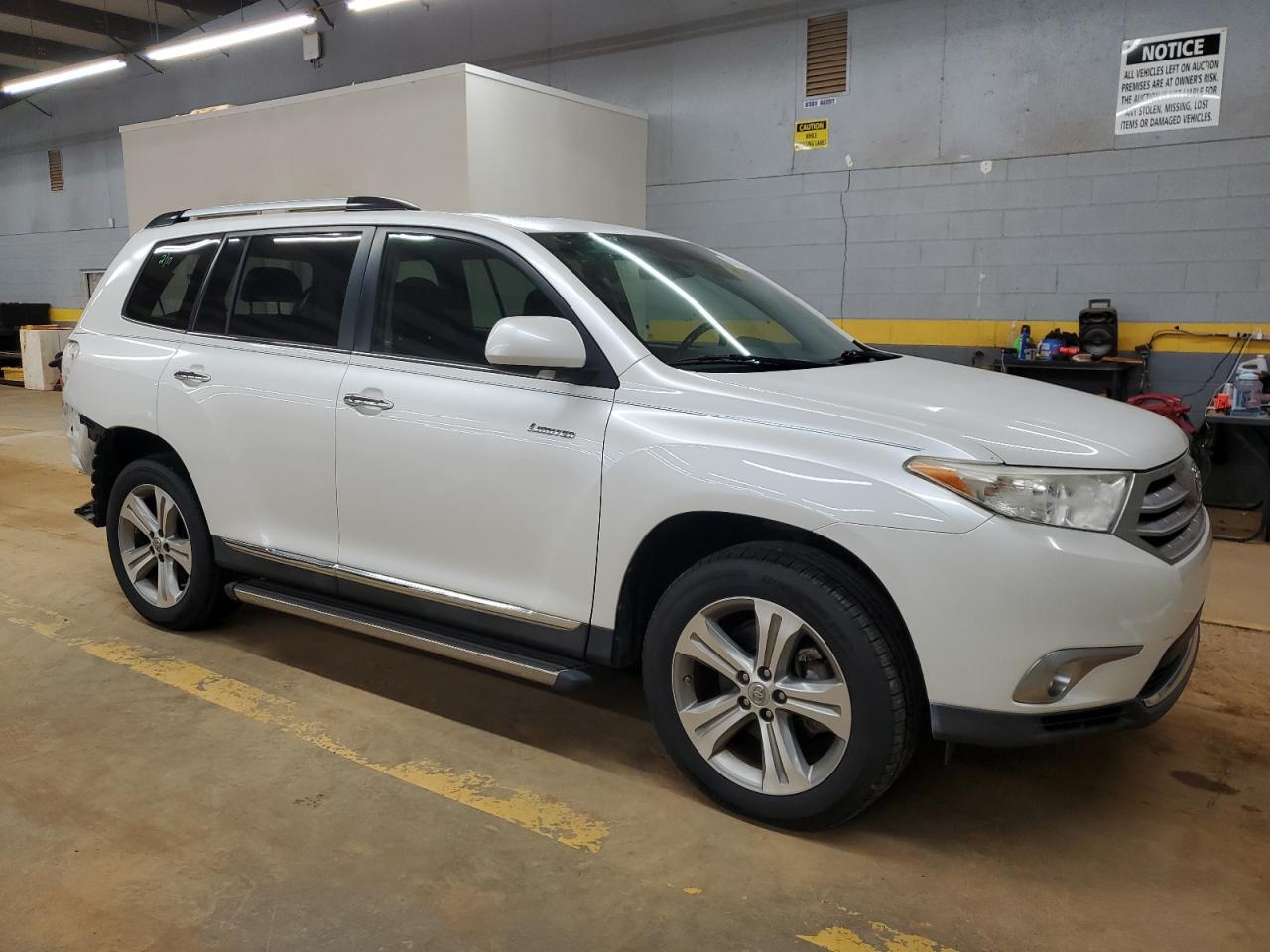 2011 TOYOTA HIGHLANDER - Фото 4