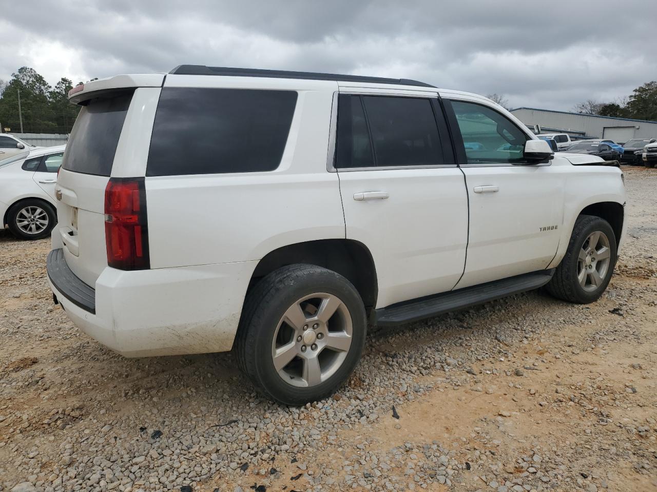 2019 CHEVROLET TAHOE C150 - Фото 3