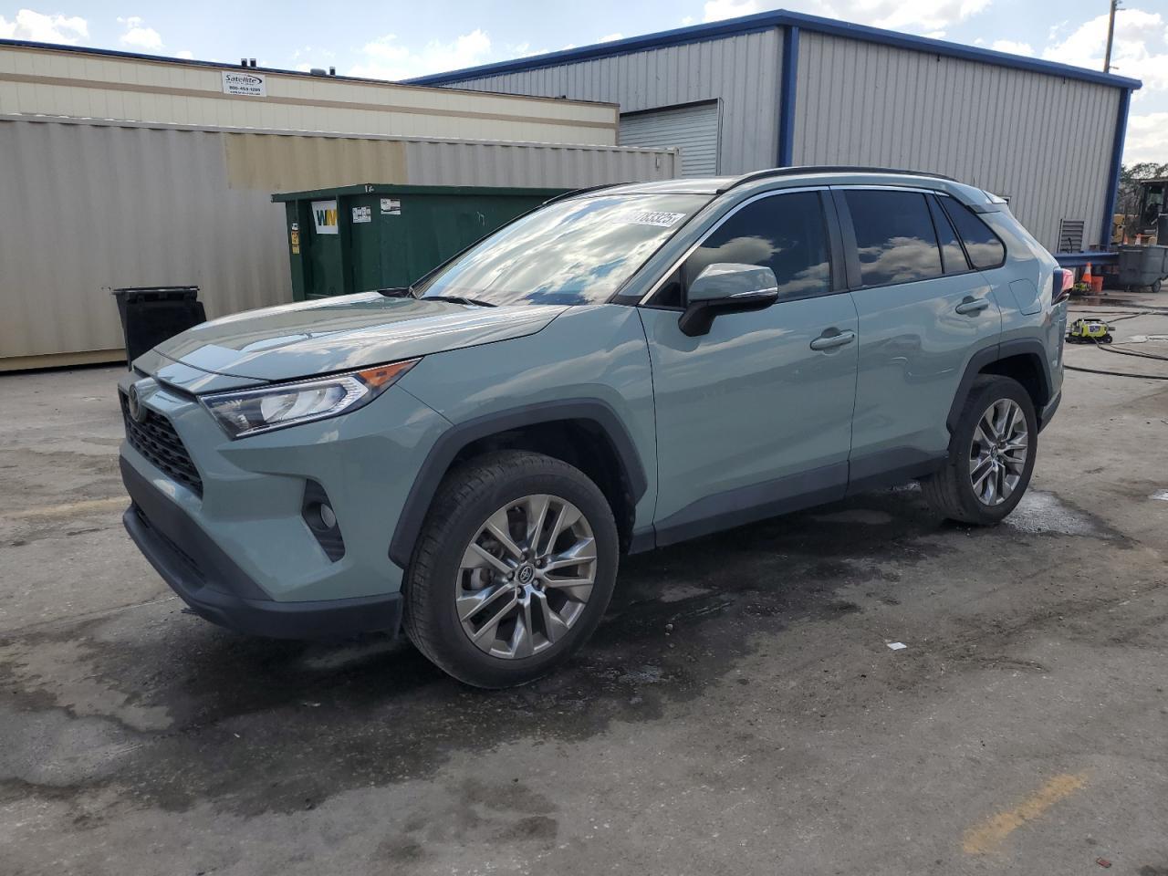 2020 TOYOTA RAV4 XLE P