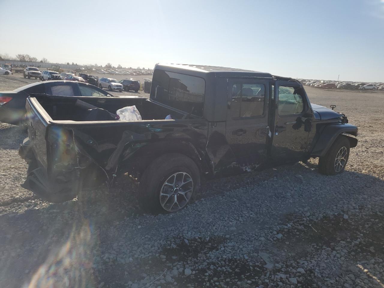 2024 JEEP GLADIATOR - Image 3
