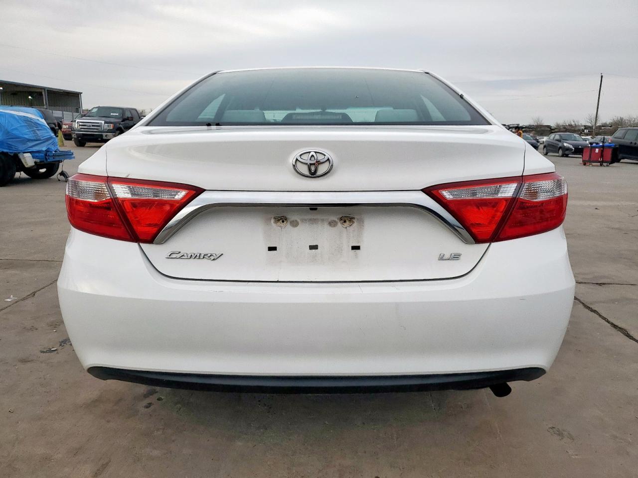 2015 TOYOTA CAMRY LE - Фото 6