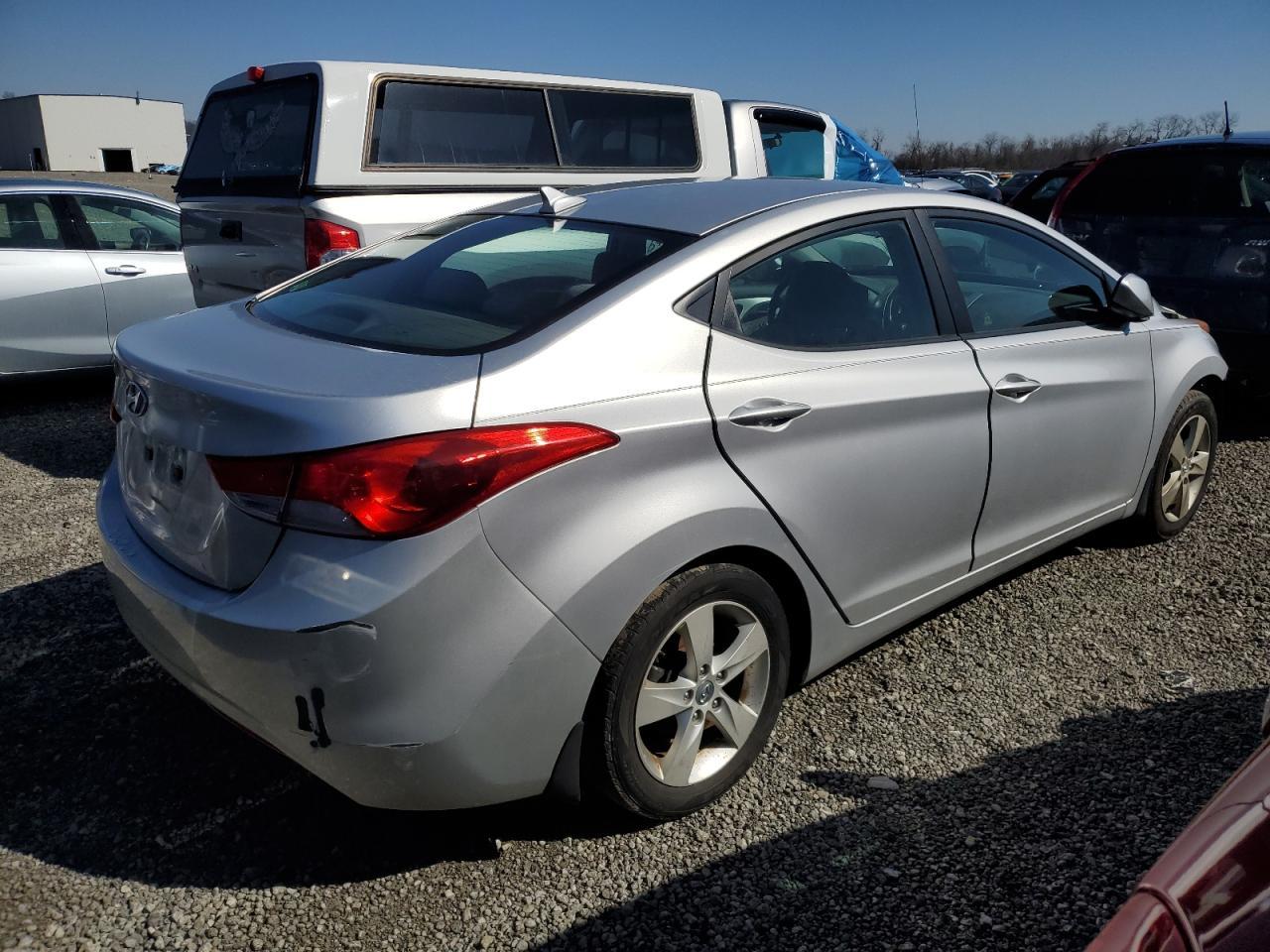 2013 HYUNDAI ELANTRA GL - Image 3