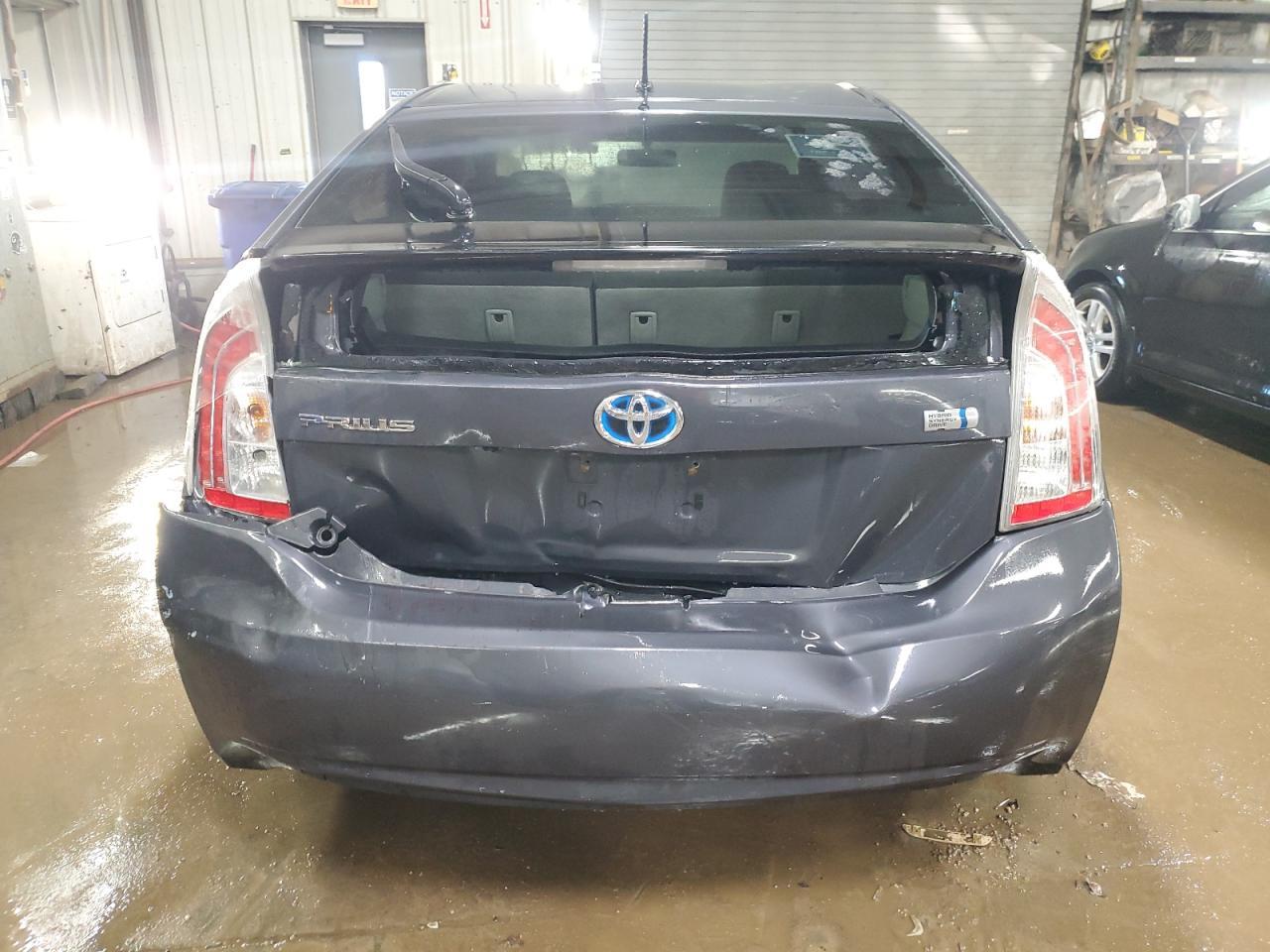 2015 TOYOTA PRIUS - Фото 6