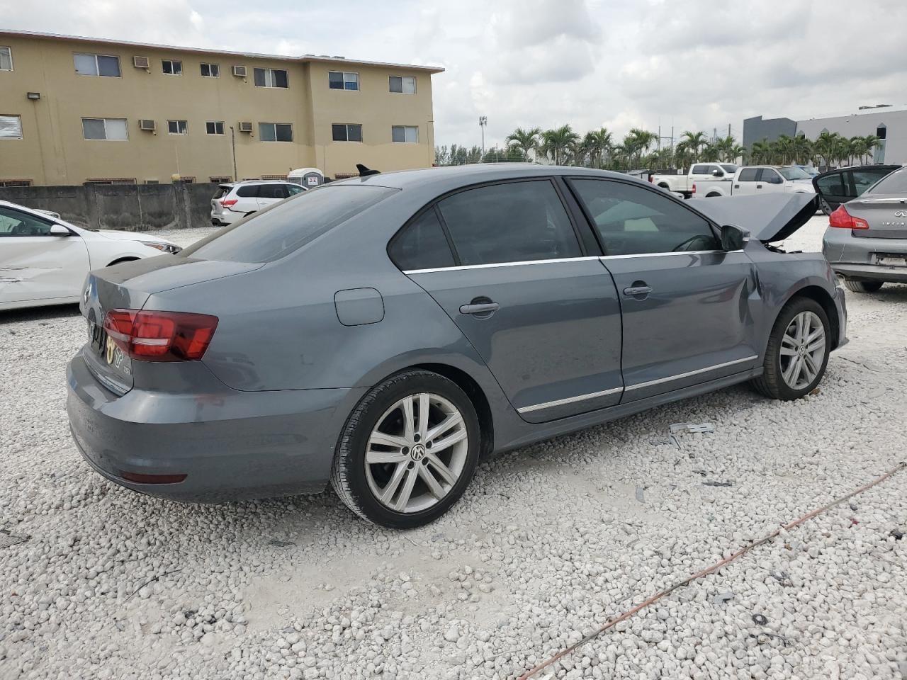 2017 VOLKSWAGEN JETTA SEL - Image 3