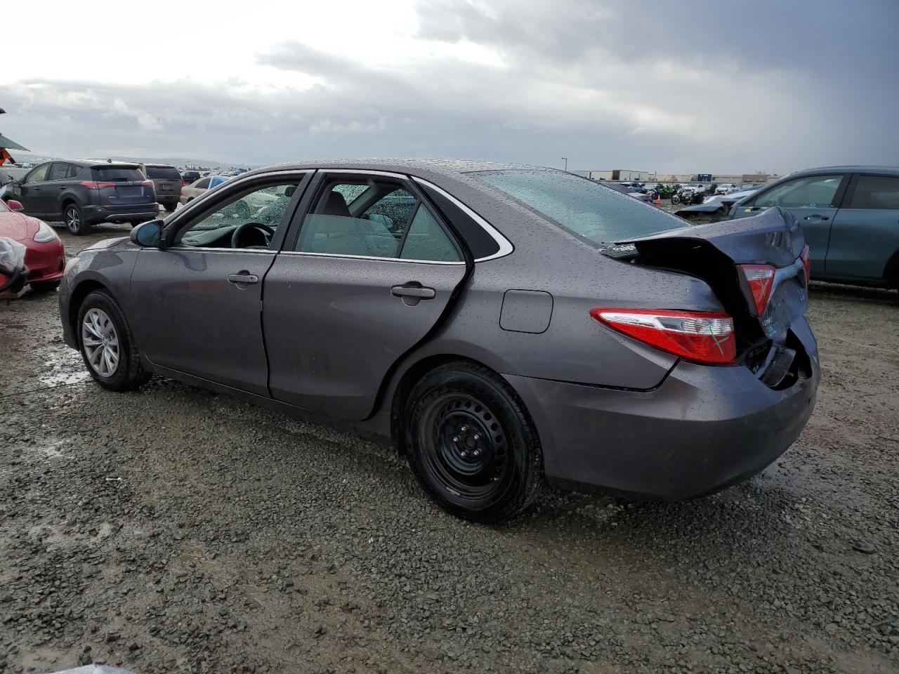 2015 TOYOTA CAMRY LE - Фото 2