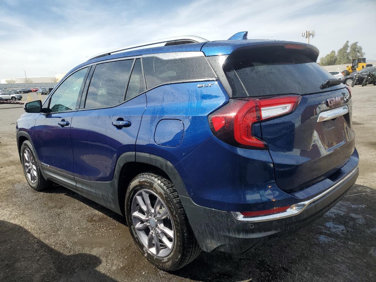2023 GMC TERRAIN SL - Фото 2