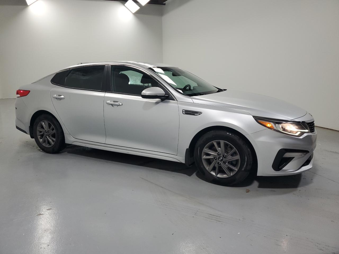 2020 KIA OPTIMA LX - Фото 4