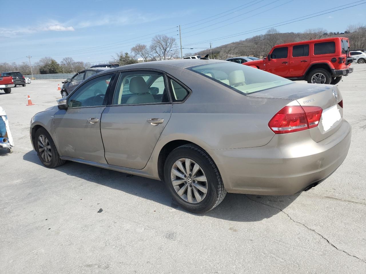2015 VOLKSWAGEN PASSAT S - Фото 2