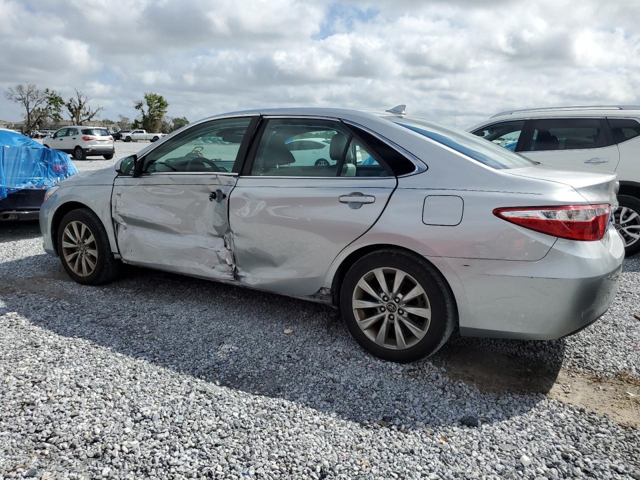 2017 TOYOTA CAMRY LE - Image 2