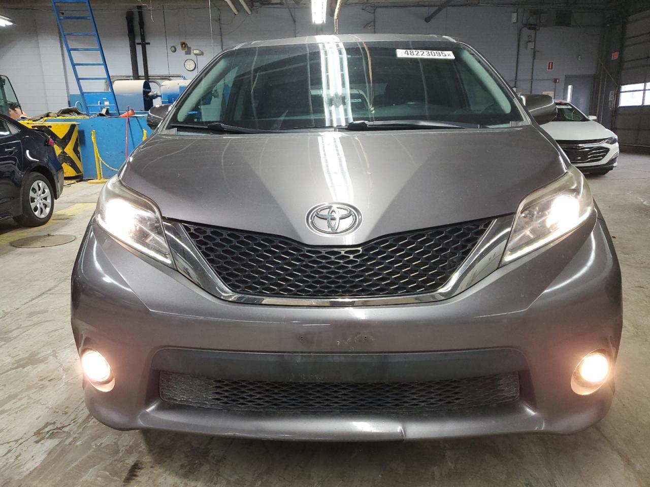 2015 TOYOTA SIENNA SPO - Image 5