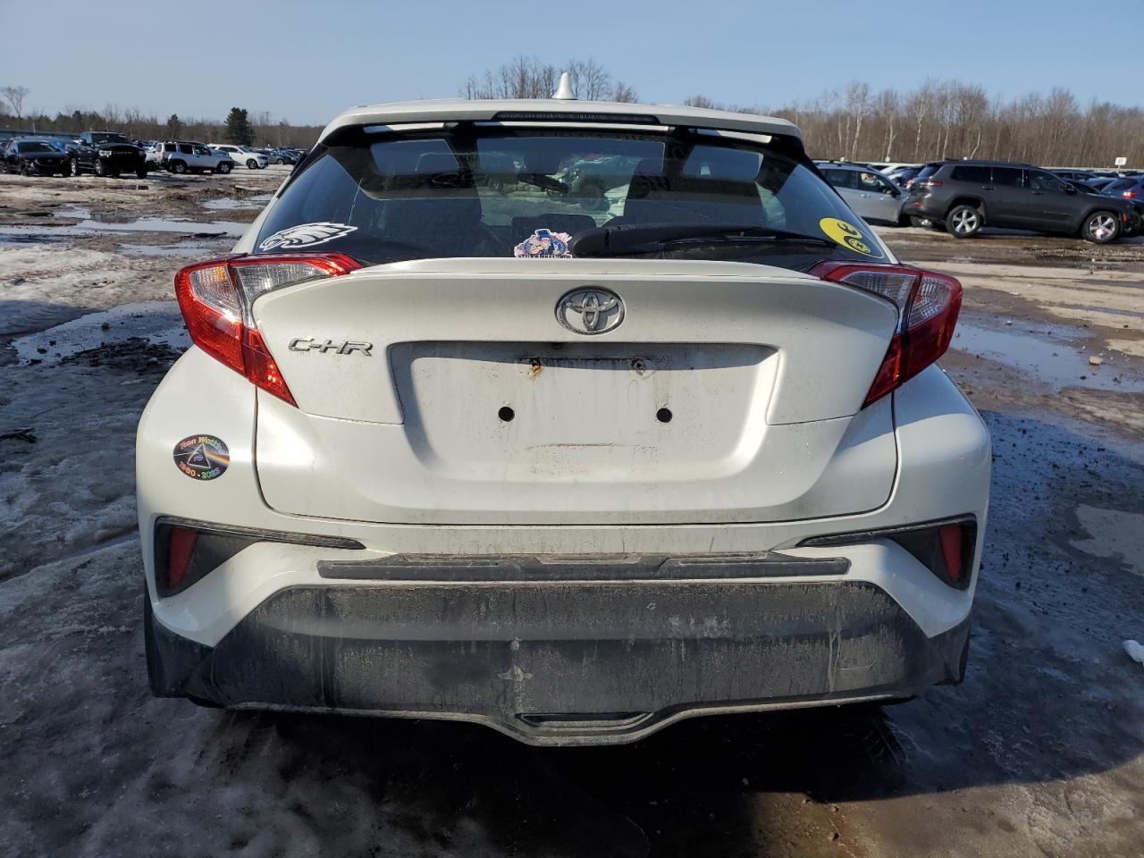 2021 TOYOTA C-HR XLE - Фото 6