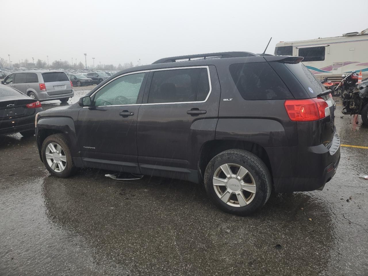 2013 GMC TERRAIN SL - Image 2