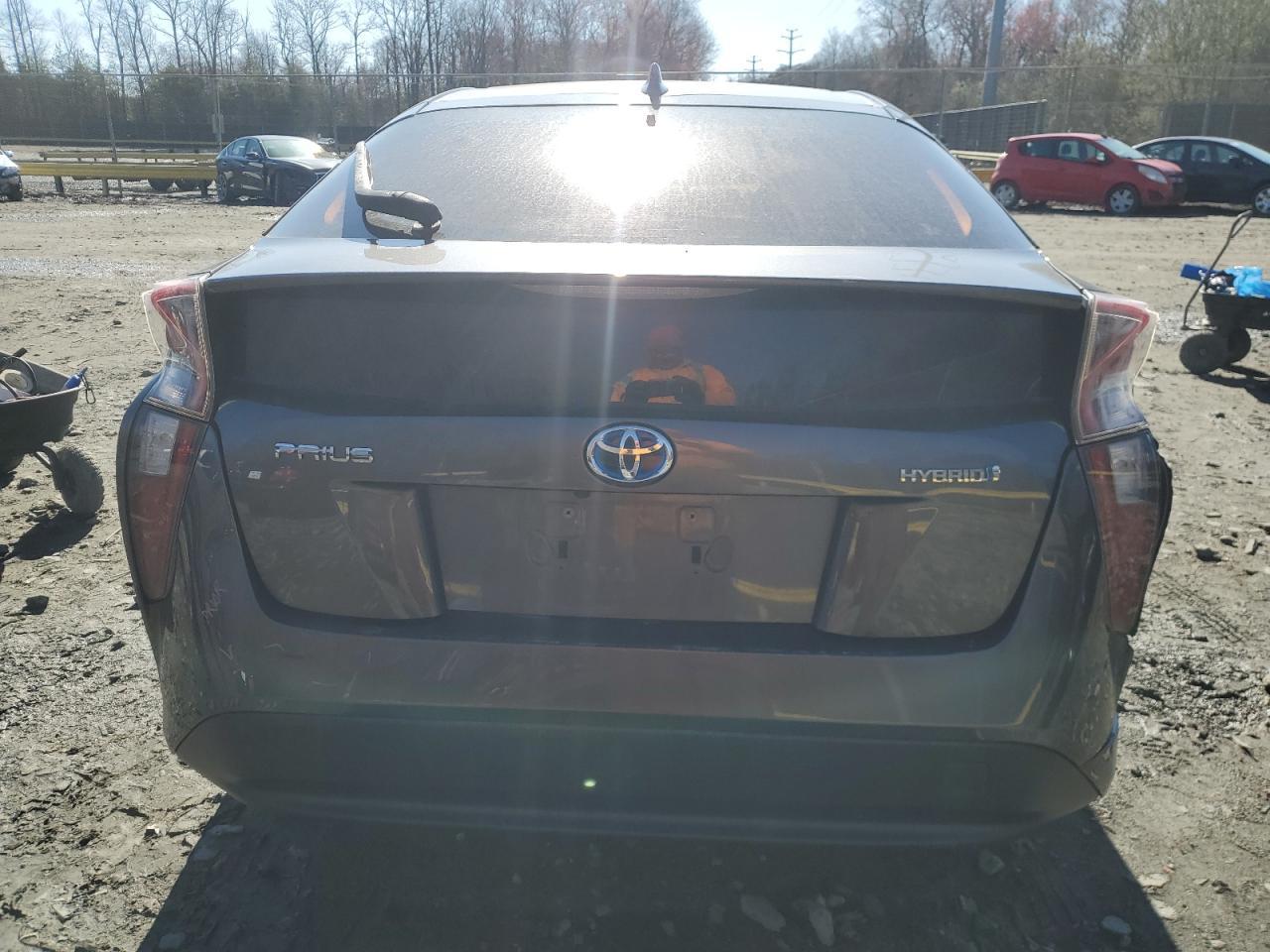 2016 TOYOTA PRIUS - Фото 6
