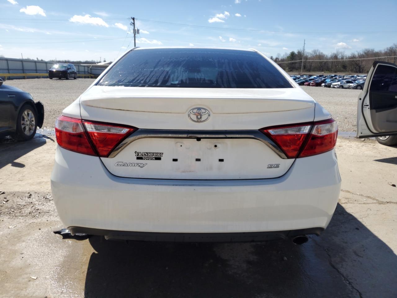 2017 TOYOTA CAMRY LE - Фото 6