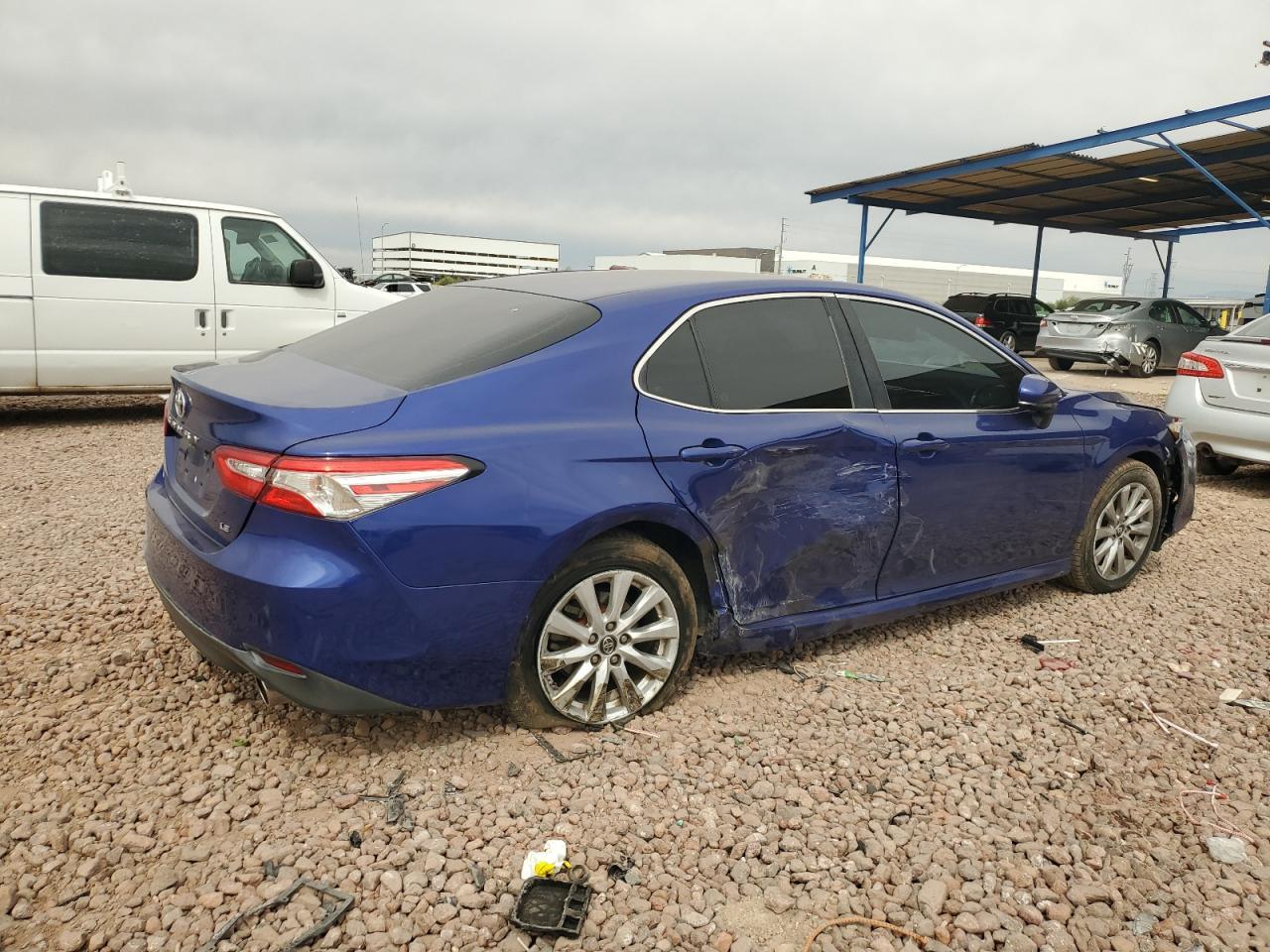 2018 TOYOTA CAMRY L - Фото 3