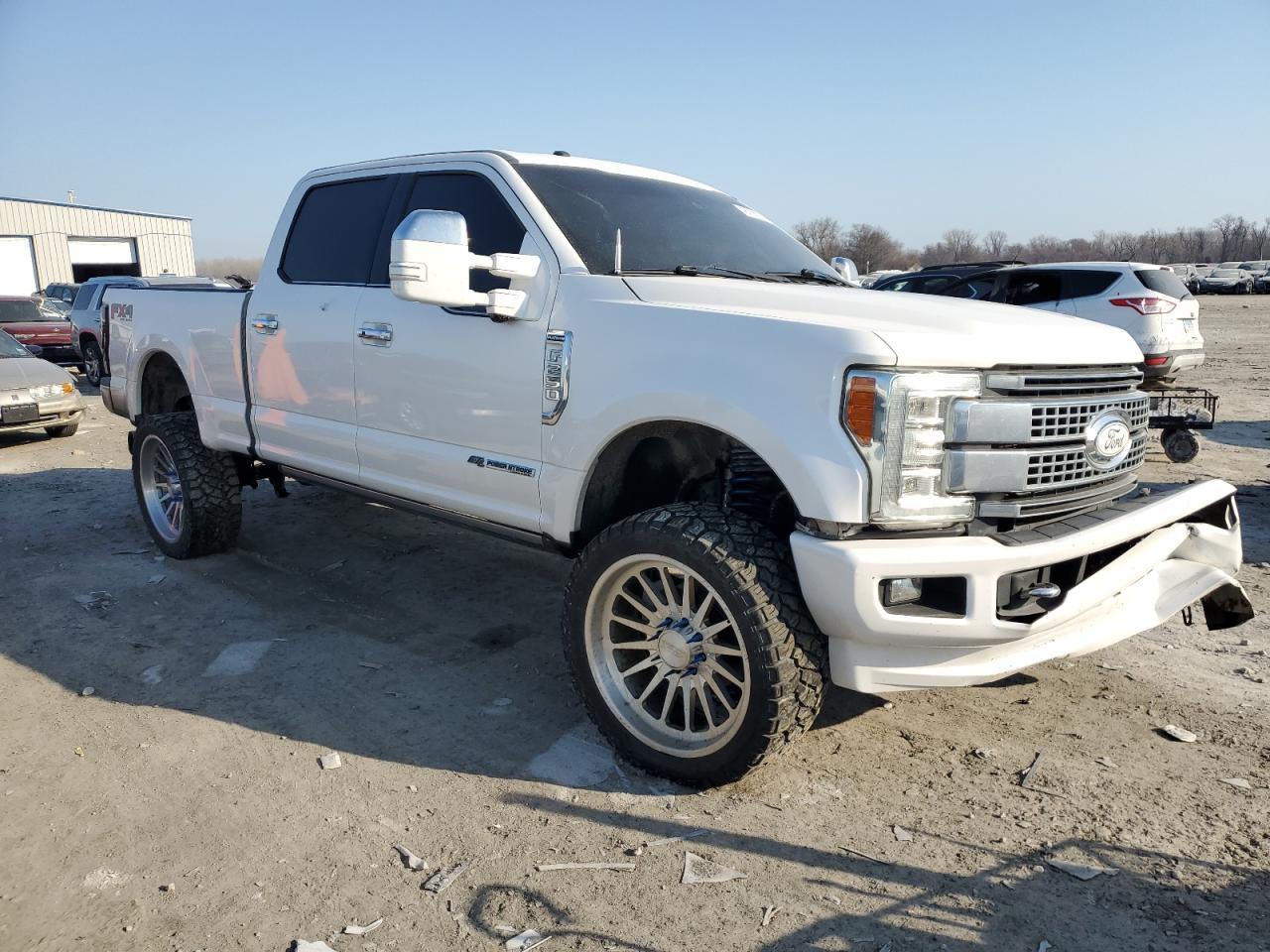 2017 FORD F250 SUPER - Image 4
