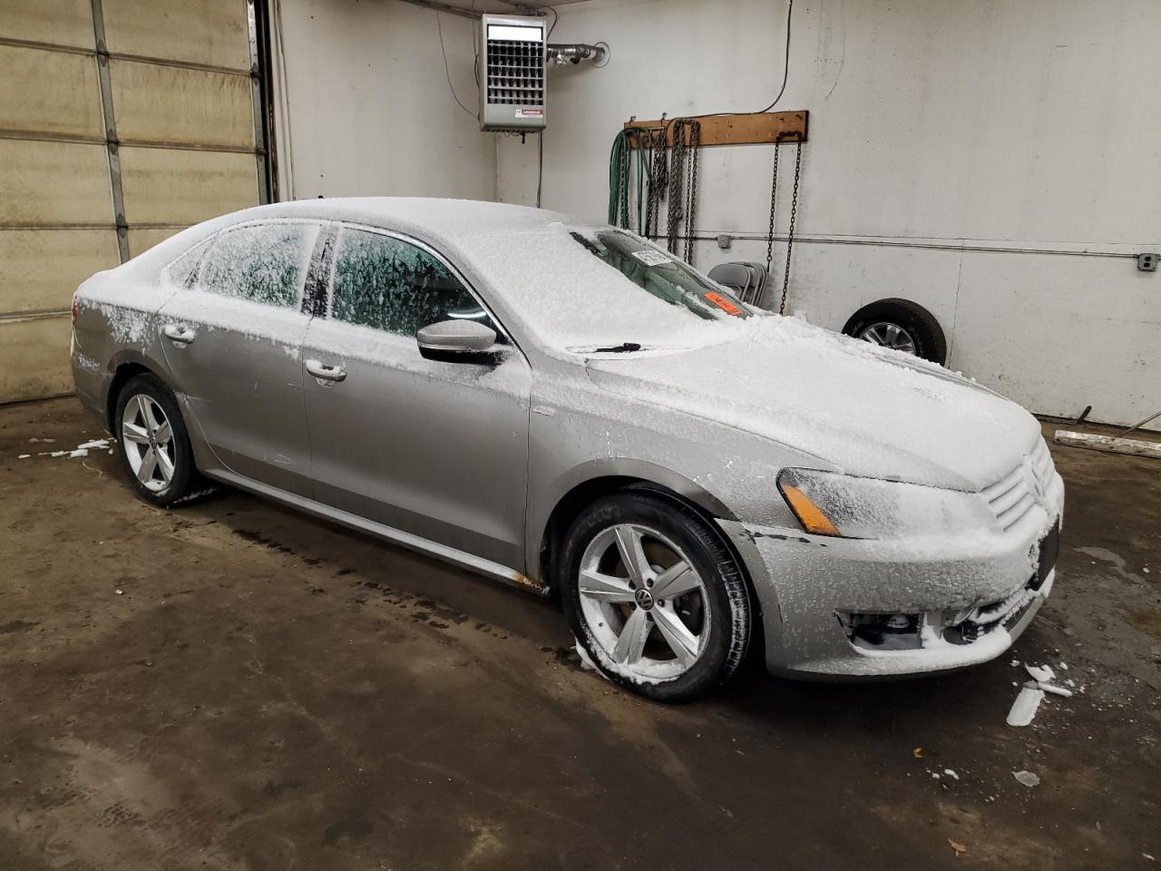 2014 VOLKSWAGEN PASSAT S - Фото 4