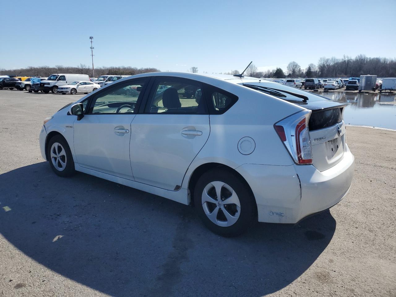 2015 TOYOTA PRIUS - Image 2