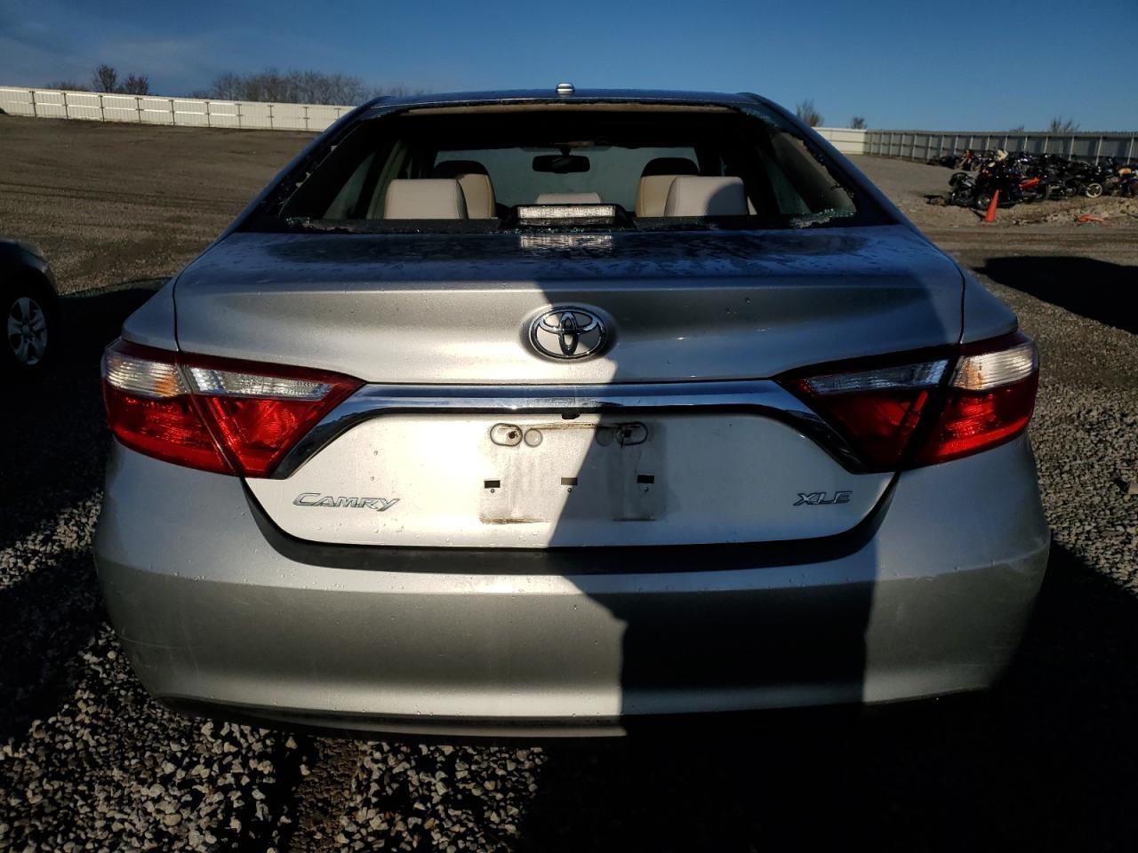 2015 TOYOTA CAMRY LE - Image 6