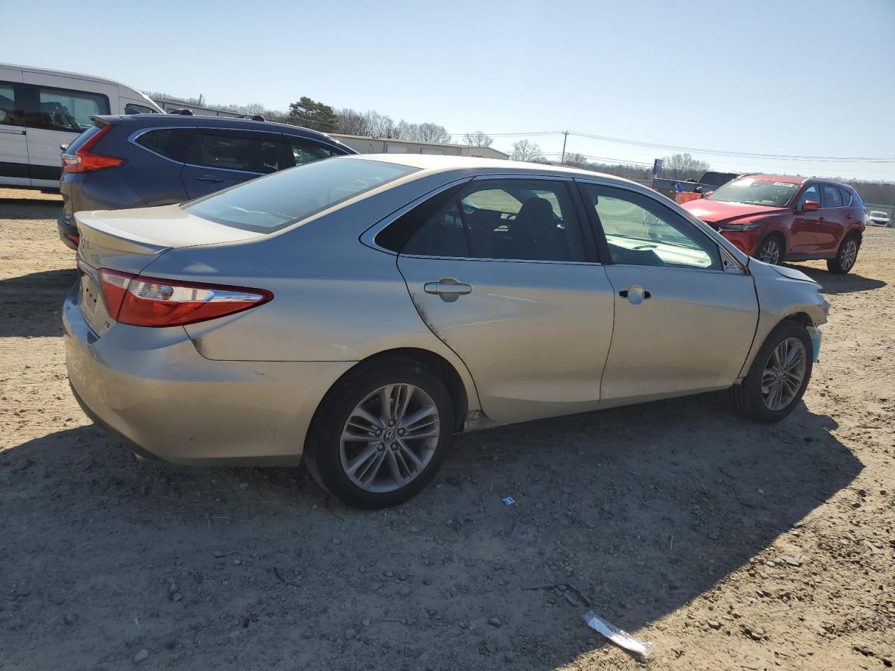 2017 TOYOTA CAMRY LE - Фото 3