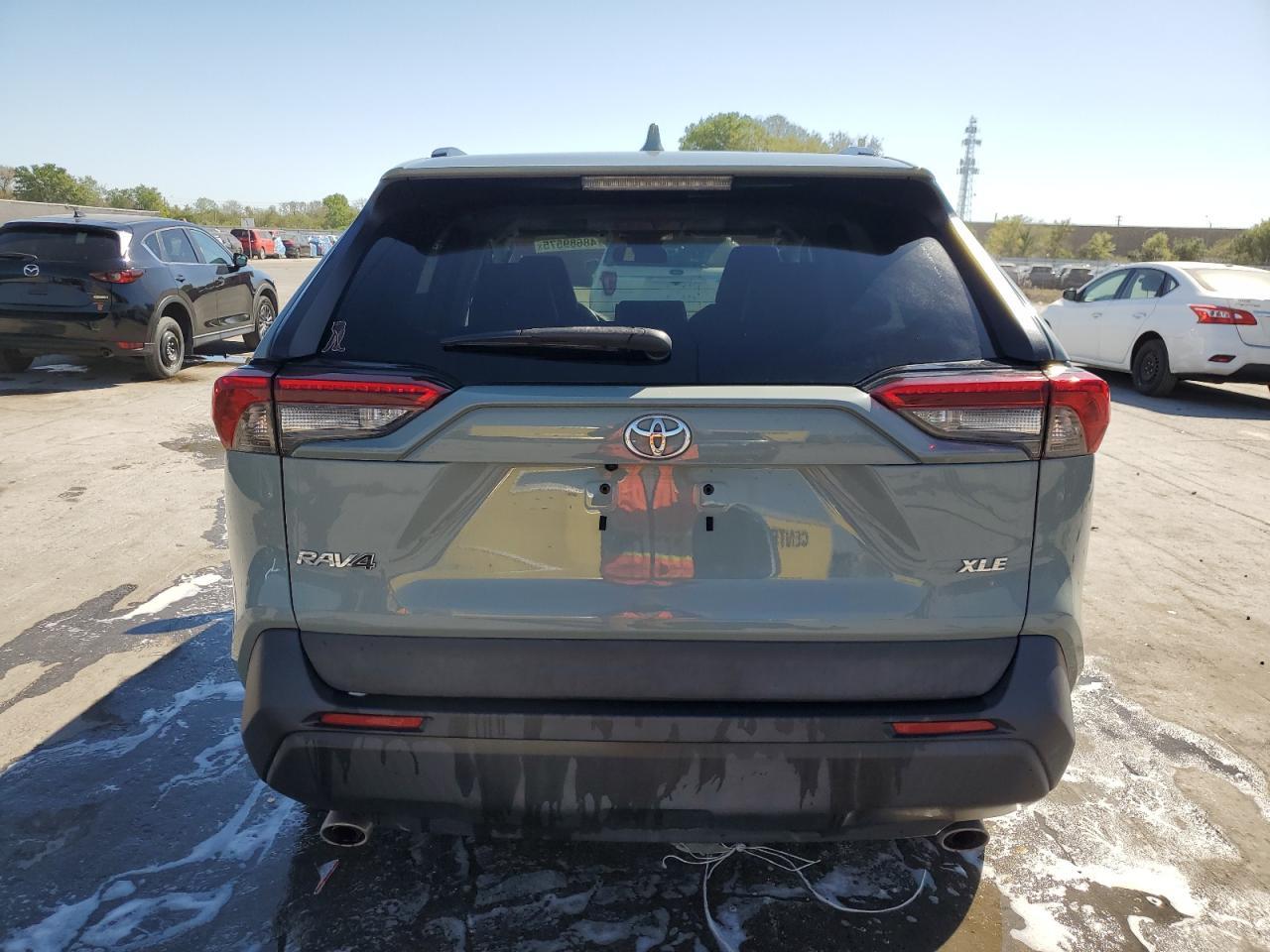 2019 TOYOTA RAV4 XLE P - Фото 6