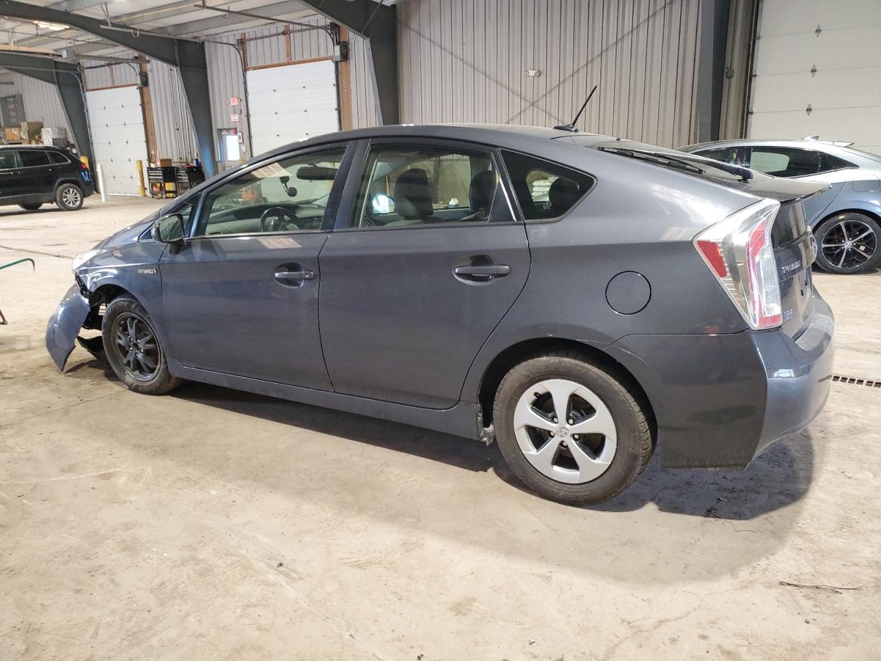 2013 TOYOTA PRIUS - Фото 2