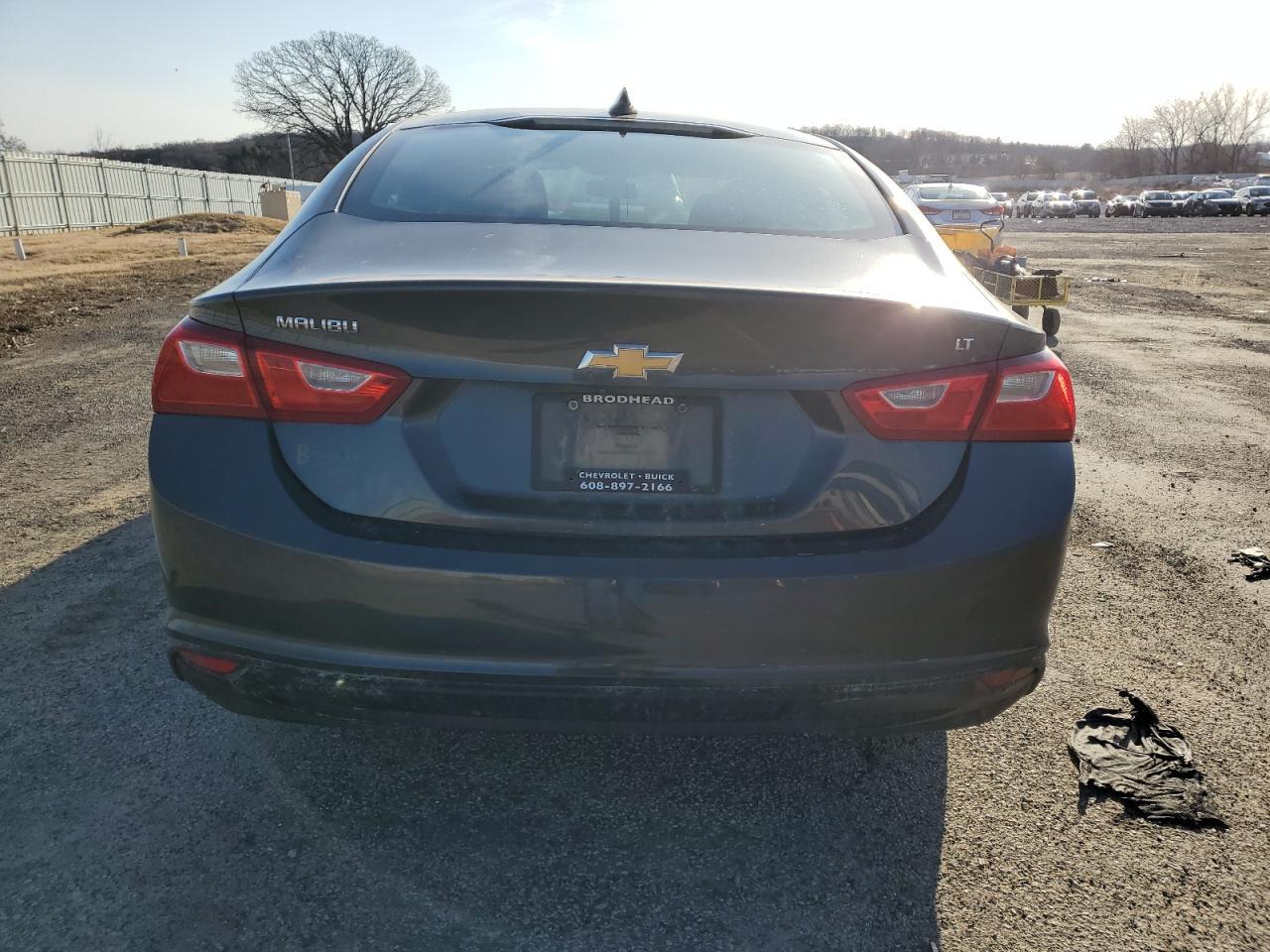 2017 CHEVROLET MALIBU LT - Image 6