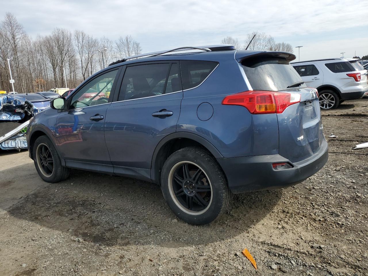 2014 TOYOTA RAV4 LE - Фото 2