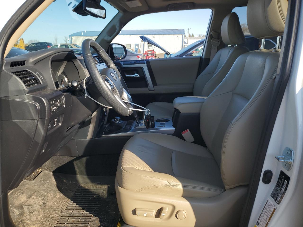 2020 TOYOTA 4RUNNER SR - Фото 7